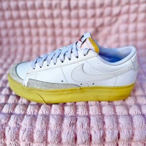 Nike Women's Blazer Low Platform White Lemon Wash DJ0292-109 Size 7 Worn Once!!